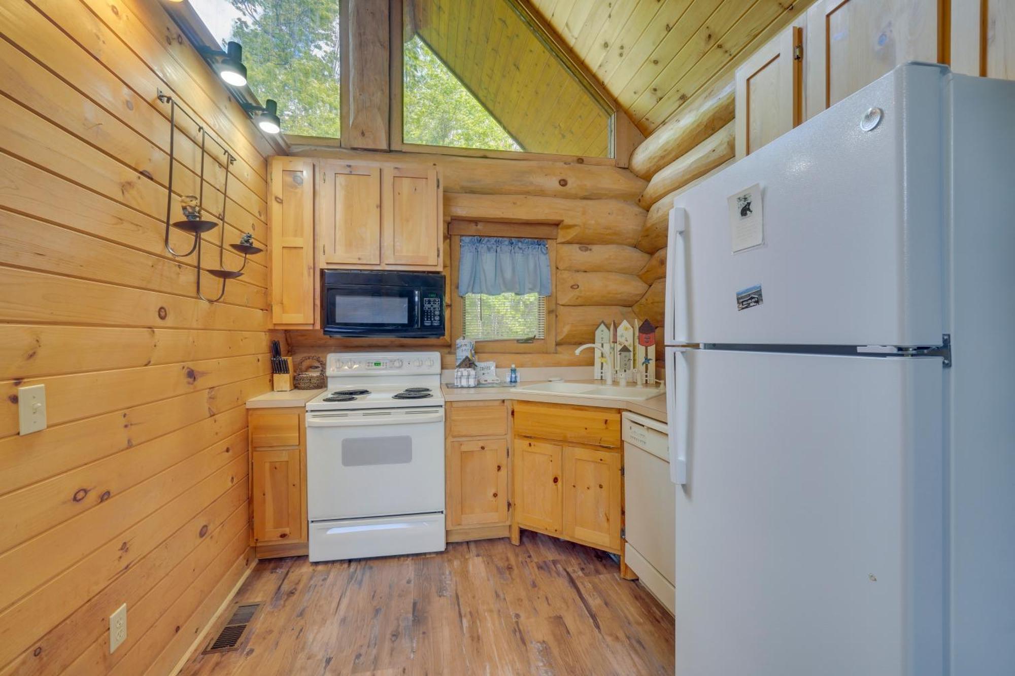 Gatlinburg Cabin With Hot Tub About 11 Miles To Downtown Zewnętrze zdjęcie