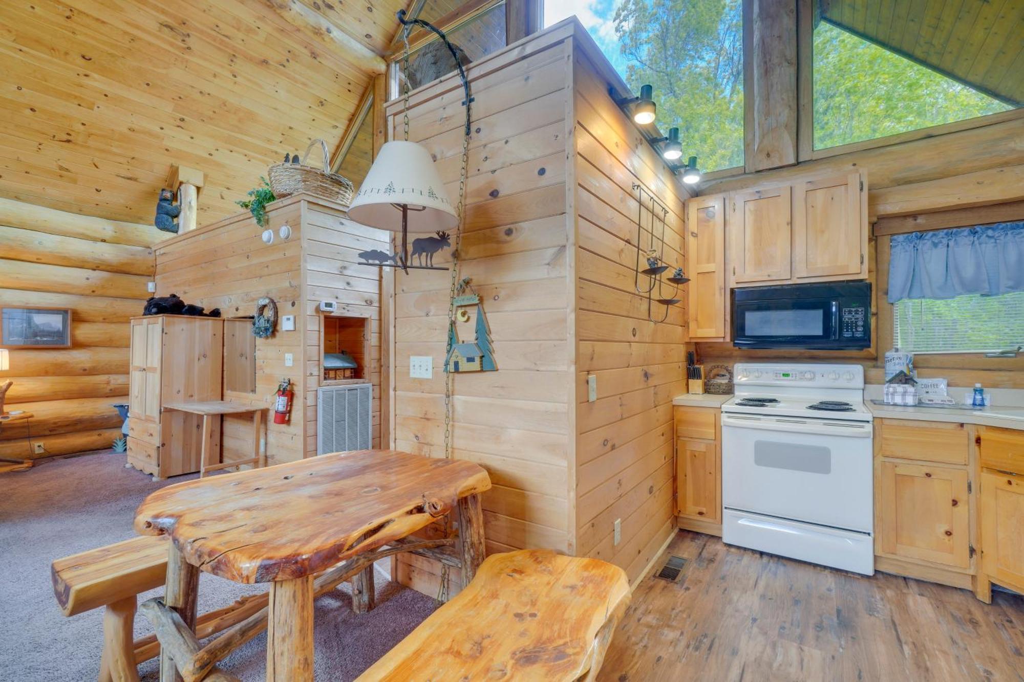 Gatlinburg Cabin With Hot Tub About 11 Miles To Downtown Zewnętrze zdjęcie
