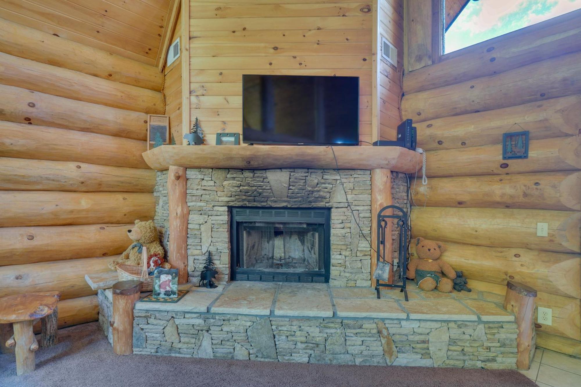 Gatlinburg Cabin With Hot Tub About 11 Miles To Downtown Zewnętrze zdjęcie